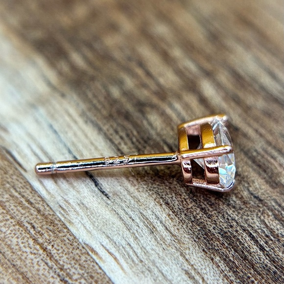 GRA Certified 1.5ct Pear‑Cut Moissanite Earrings | D Color | 925 Sterling Silver - Picture 4 of 11